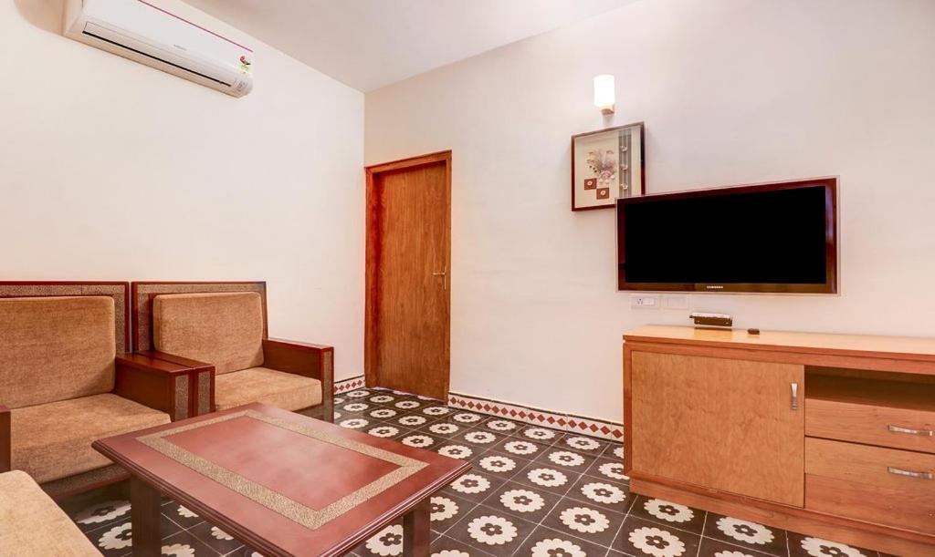 Rr Inn Group Of Hotels Канниякумари Экстерьер фото
