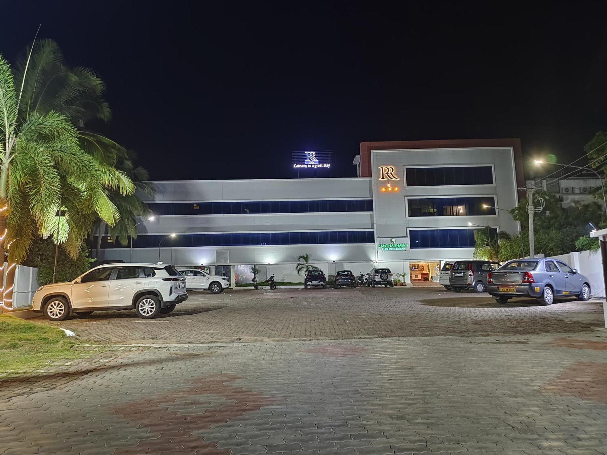 Rr Inn Group Of Hotels Канниякумари Экстерьер фото